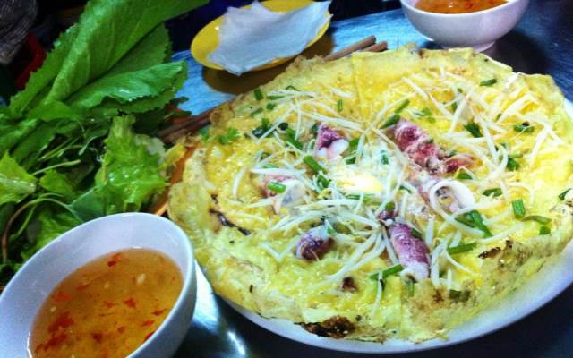 Bánh xèo mực - Món bánh xèo độc đáo của Nha Trang